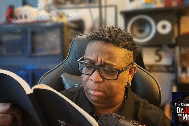 Elaine Is Reading : Dr Jekyll and Mr Hyde. Chapter 2 -Part 2